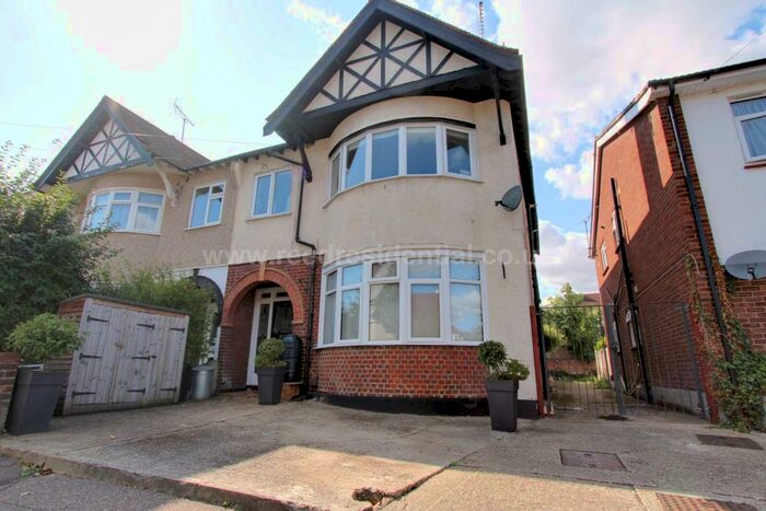 2 Bedroom Flat To Rent In Electric Ave, Westcliff, SS0