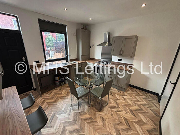 5 Bedroom Terraced House To Rent In Welton Place, Leeds, LS6