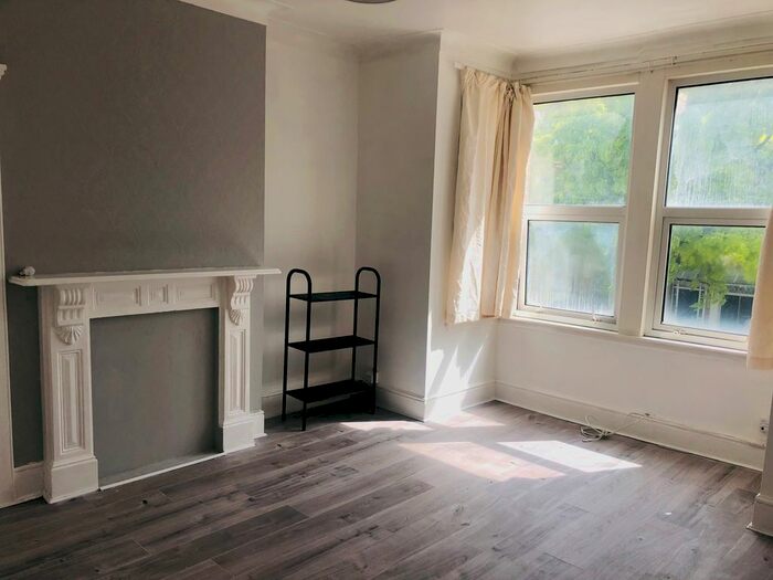 2 Bedroom Flat To Rent In Coventry Road, Ilford, IG1