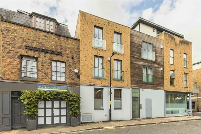 2 Bedroom Flat To Rent In Lant Street, London, SE1
