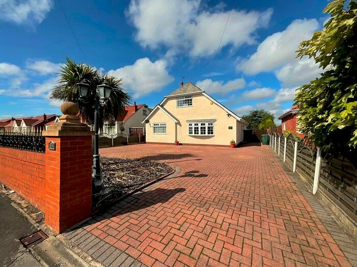 4 Bedroom Detached Bungalow For Sale In New Cut Lane, Halsall, PR8