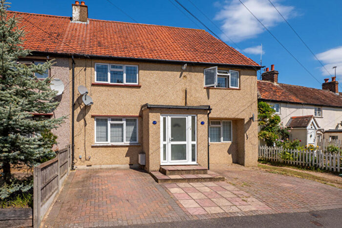 2 Bedroom Maisonette For Sale In Bourne Way, Cheam, Sutton, SM1