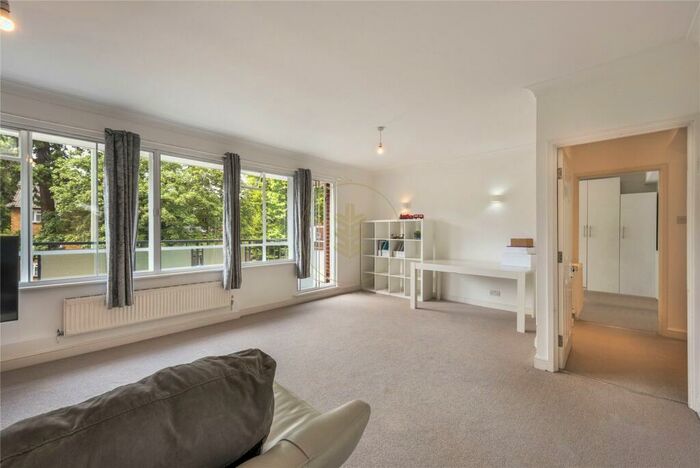2 Bedroom Apartment To Rent In Freeland Park, Holders Hill Road, Hendon, London, NW4