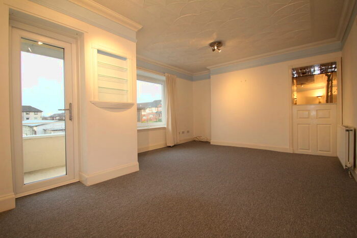 2 Bedroom Apartment To Rent In Uig Place, Eastend, G33