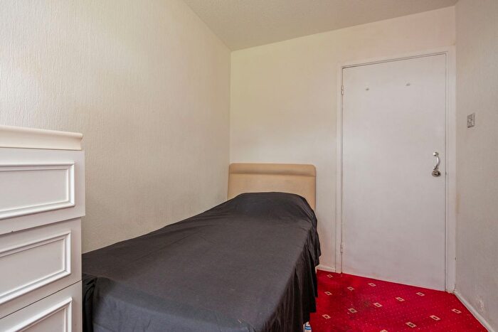 2 Bedroom Flat For Sale In Limefield Road, Salford, M7