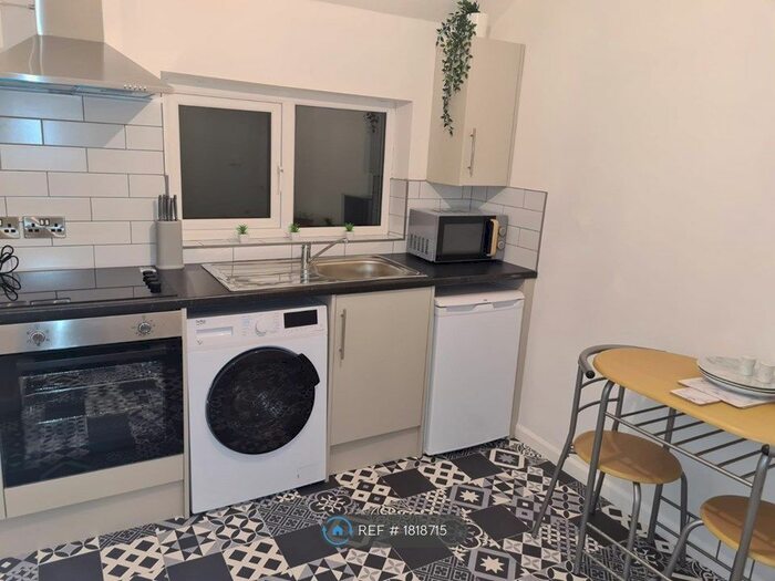 1 Bedroom Flat To Rent In Birchwood Avenue, Long Eaton, Nottingham, NG10