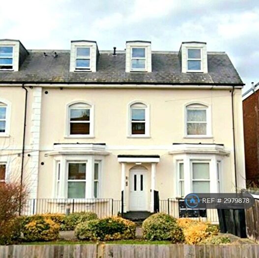 2 Bedroom Flat To Rent In Enmore Road, London, SE25