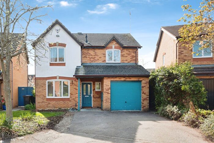 3 Bedroom Detached House For Sale In Foxglove Court, Newport Pagnell, MK16