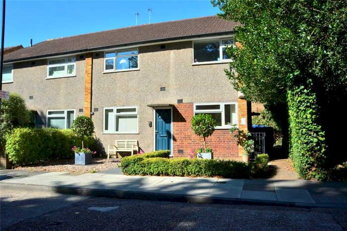 2 Bedroom Apartment To Rent In Haynes Close, Blackheath, London, SE3