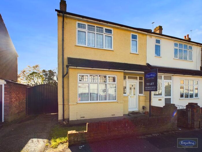 3 Bedroom Property To Rent In Palmeira Road, Bexleyheath, Kent, DA7