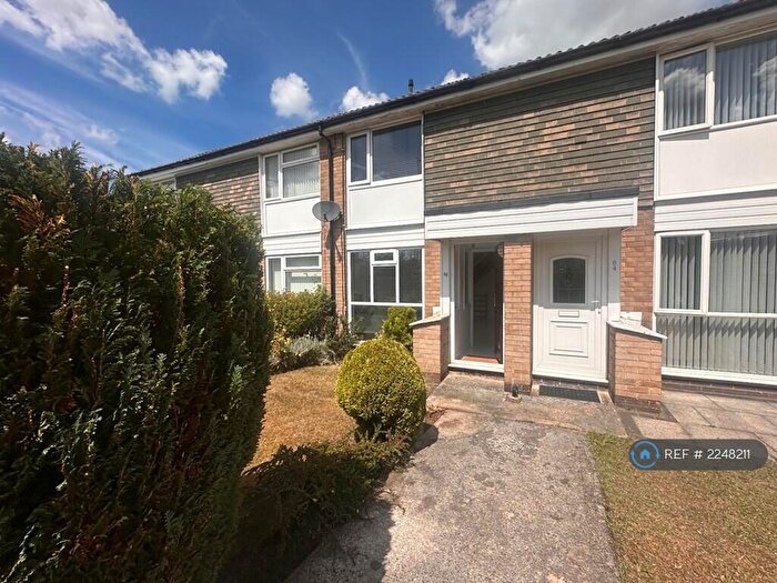 2 Bedroom Terraced House To Rent In Nursery Lane, Leeds, LS17