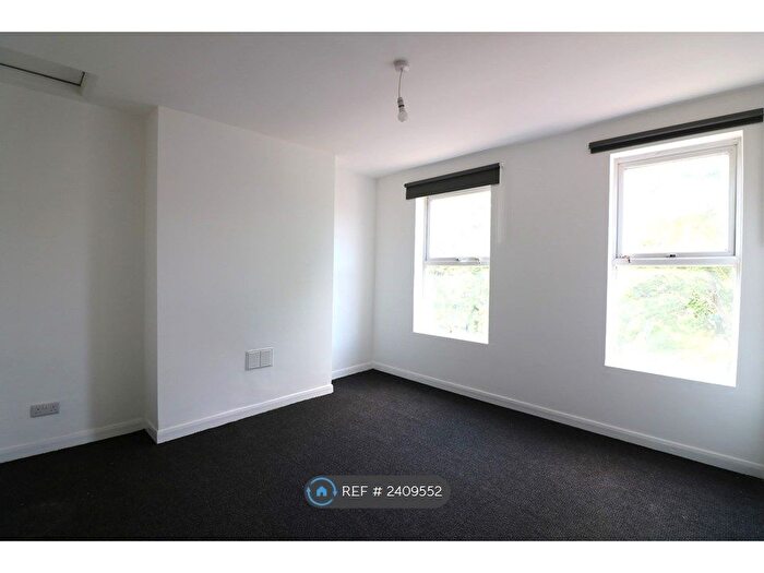 3 Bedroom Terraced House To Rent In Birkin Avenue, Nottingham, NG7