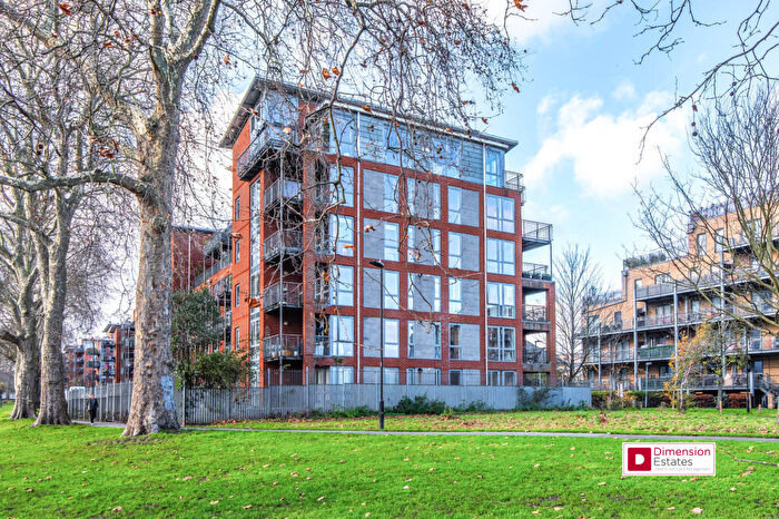 2 Bedroom Apartment To Rent In Southwold Road, Upper Clapton, Hackney, London, E5