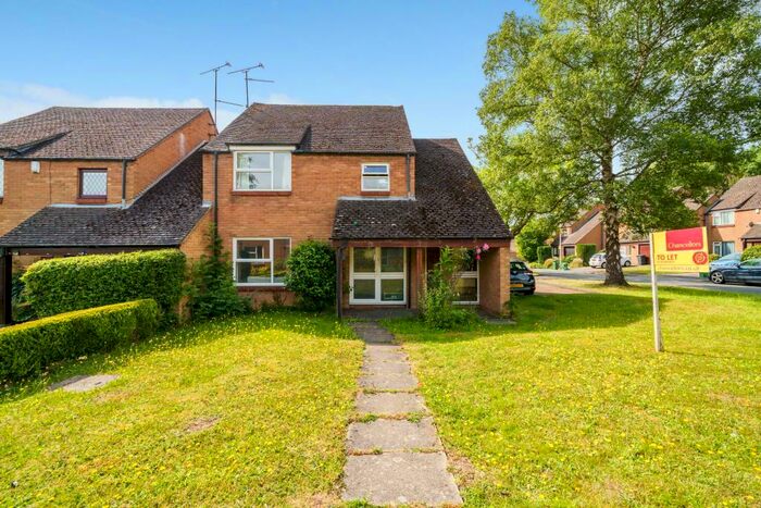 4 Bedroom Detached House To Rent In Reading, Calcot, RG31