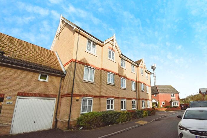 2 Bedroom Apartment For Sale In Harberd Tye, Great Baddow, Chelmsford, CM2