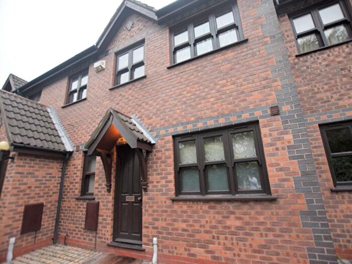 1 Bedroom Apartment To Rent In Elladene Park, Chorlton, M21
