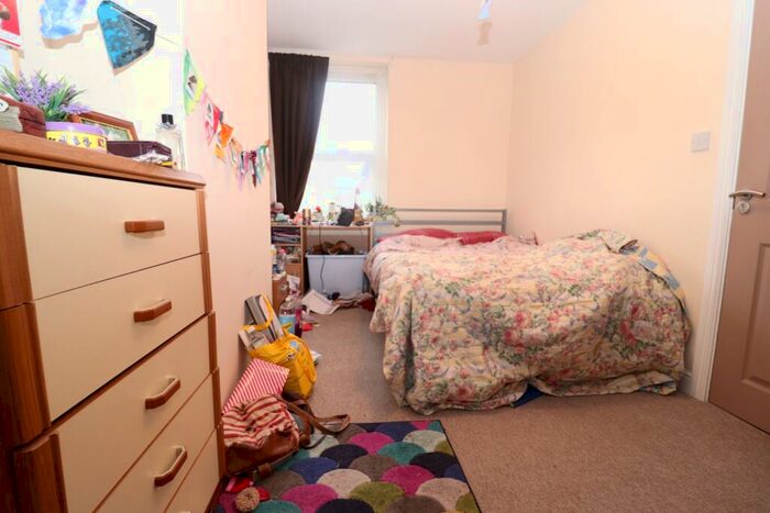 6 Bedroom Terraced House To Rent In Manor Street, Heath, CF14