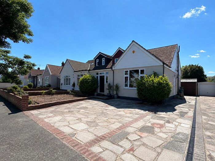 4 Bedroom Semi-Detached Bungalow To Rent In Jenton Avenue, Bexleyheath, DA7