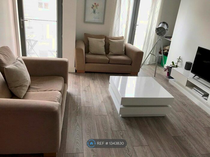 1 Bedroom Flat To Rent In Worsdell Drive, Nr Gateshead Quays, NE8