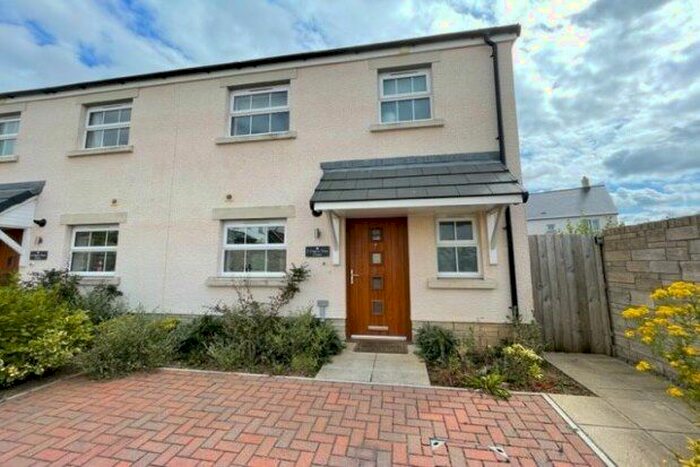 3 Bedroom Property To Rent In Cherry Tree Close, Truro, TR4