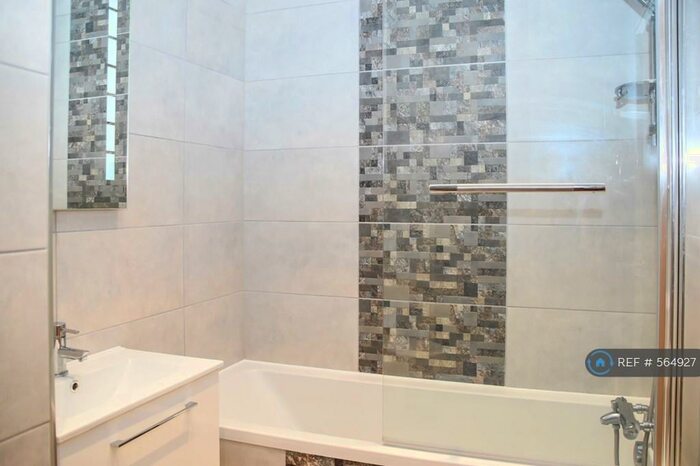 1 Bedroom Flat To Rent In Bartley Way, Hook, RG27