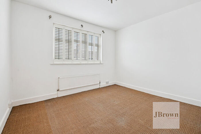 3 Bedroom Terraced House For Sale In Kent Road, Grays, RM17