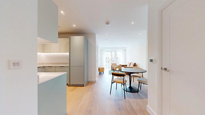 1 Bedroom Apartment To Rent In (th Floor) Eden Place, Royal Docks, E16