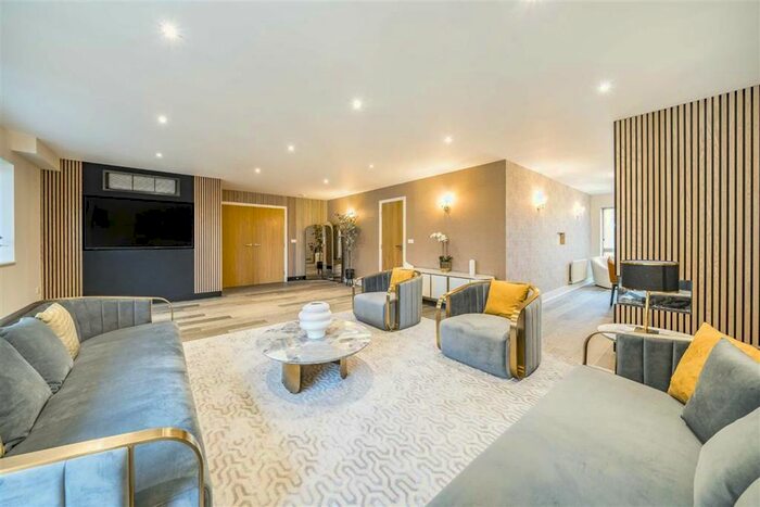 4 Bedroom Flat To Rent In Harrowby Street, London, W1H