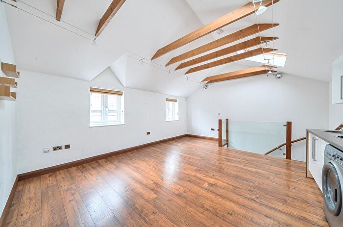 1 Bedroom Semi-Detached House For Sale In Elmgrove Road, Weybridge, Surrey, KT13