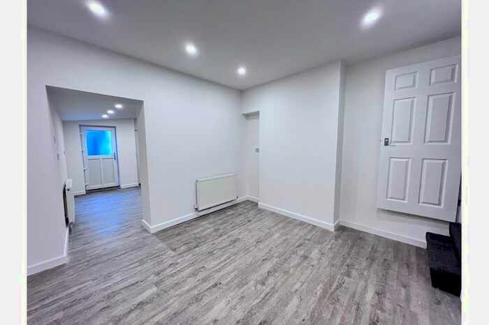 2 Bedroom Terraced House To Rent In Formans Road, Sparkhill, Birmingham, B11