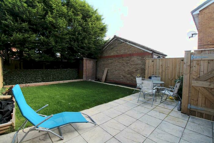 2 Bedroom Semi-Detached House To Rent In Coronet Close, Hull, HU6