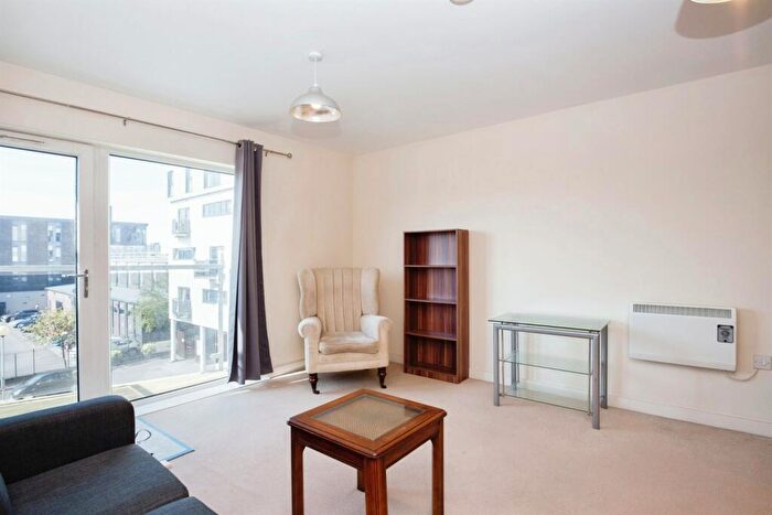 2 Bedroom Flat To Rent In Bishops Corner, Hulme, M15