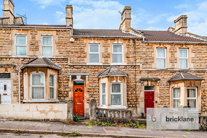 3 Bedroom House To Rent In Inverness Road, Bath, BA2