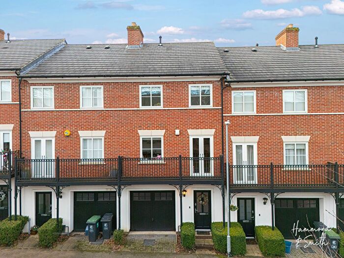 3 Bedroom Town House To Rent In Mowbray Close, Epping, CM16
