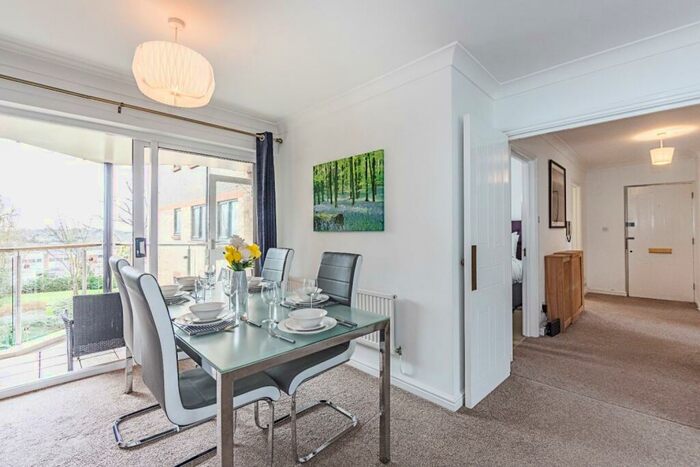 2 Bedroom Flat To Rent In Blyth Wood Park, , Blyth Road, Bromley, BR1