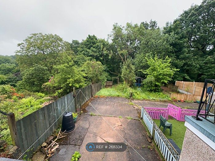 3 Bedroom Semi-Detached House To Rent In Low Road, Sheffield, S6