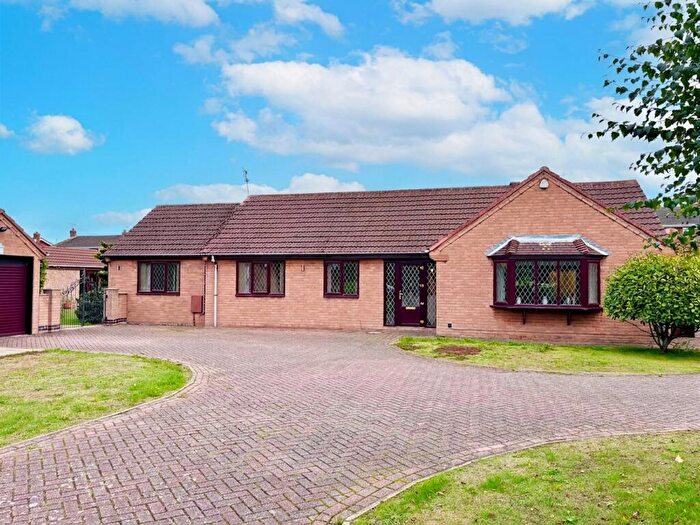 3 Bedroom Detached Bungalow For Sale In Pinfold Close, Finningley, DN9