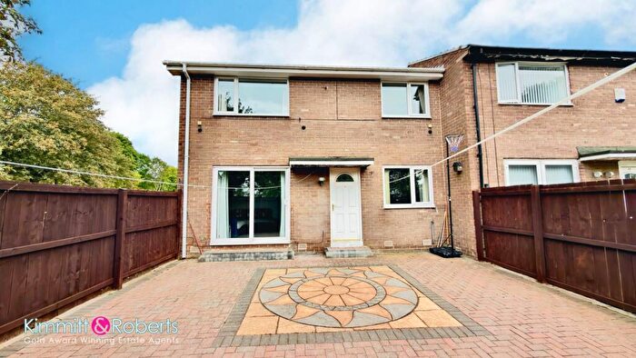 3 Bedroom End Of Terrace House For Sale In Houghtonside, Houghton Le Spring, Tyne And Wear, DH4