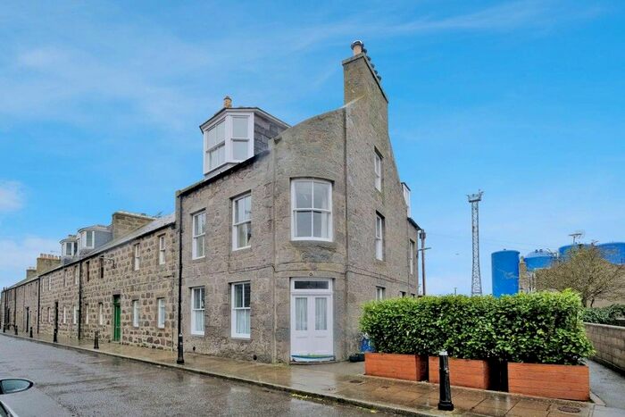 4 Bedroom End Of Terrace House For Sale In New Pier Road, Aberdeen, Aberdeenshire, AB11
