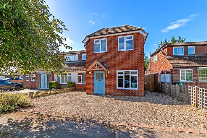 4 Bedroom Semi-Detached House For Sale In Butterfield Road, Wheathampstead, St. Albans, AL4