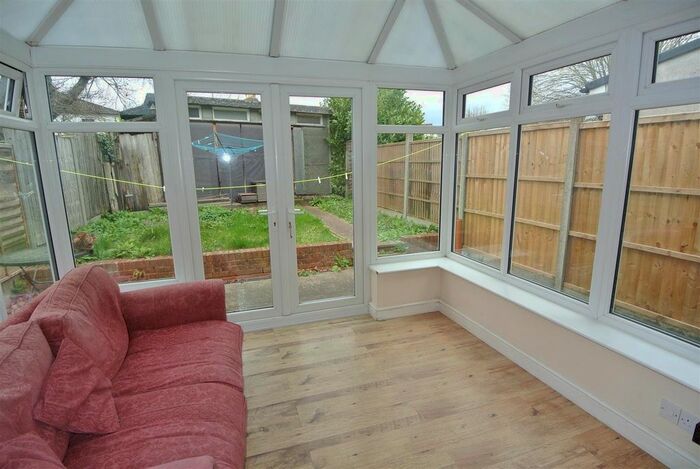 4 Bedroom Property To Rent In Magna Road, Englefield Green, Egham, TW20