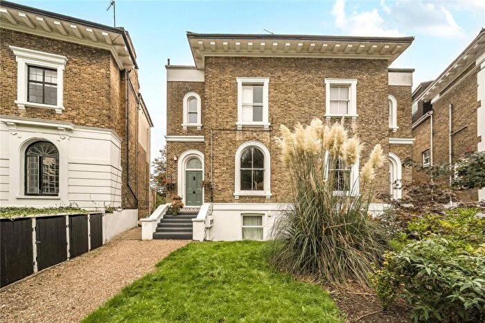 2 Bedroom Apartment For Sale In The Waldrons, South Croydon, Croydon, CR0