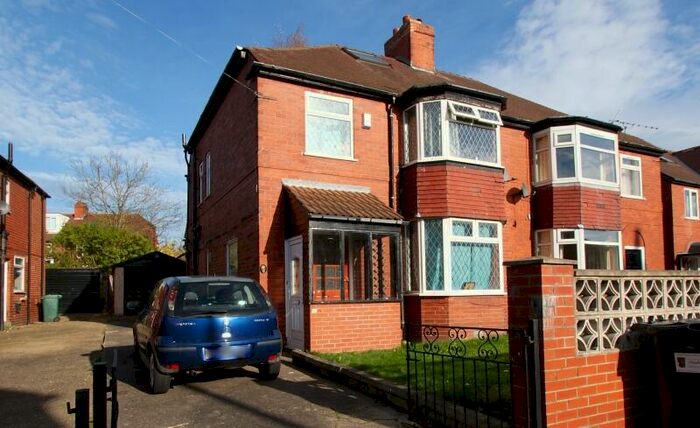 5 Bedroom Semi-Detached House To Rent In Winston Mount, Headingley, Leeds, LS6