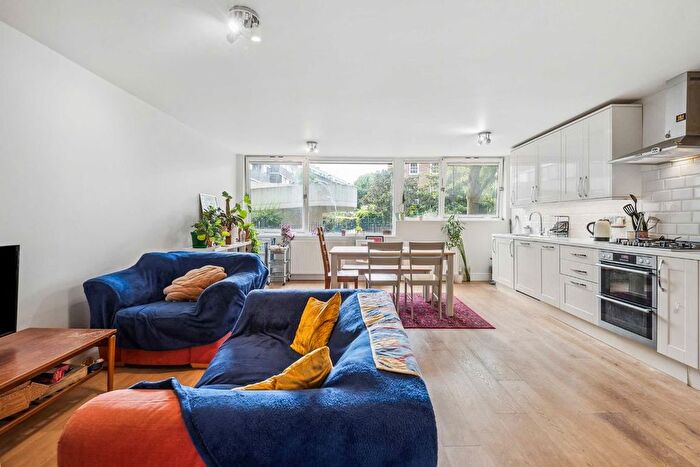 4 Bedroom Flat To Rent In Camelford Walk, London, W11