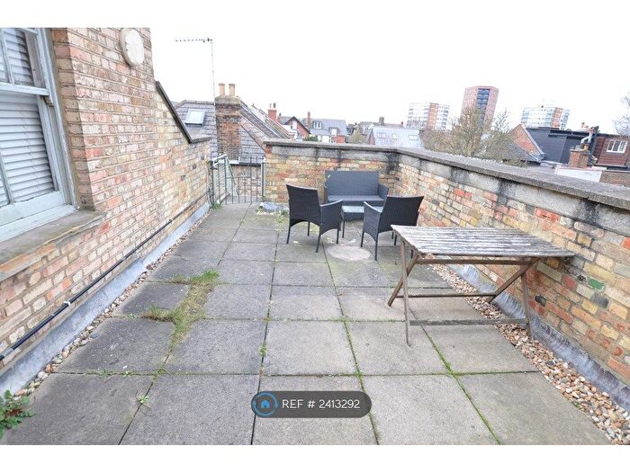 1 Bedroom Flat To Rent In High Road, London, N2