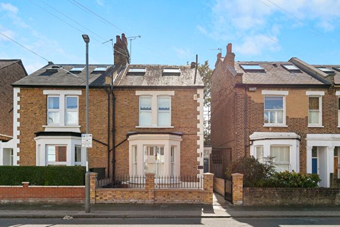 5 Bedroom Detached House For Sale In Fernlea Road, SW12