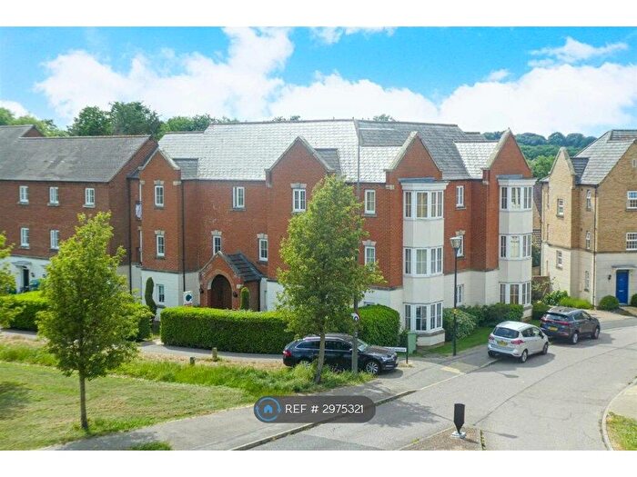 2 Bedroom Flat To Rent In Oxley Park, Milton Keynes, MK4