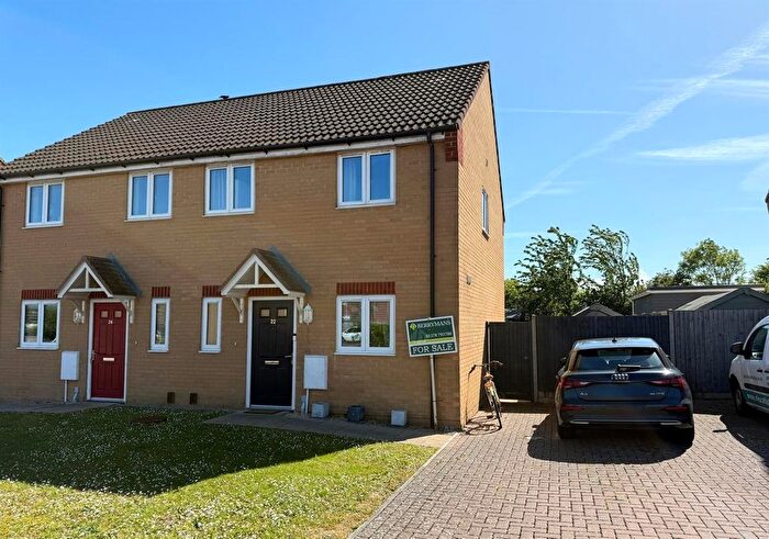 3 Bedroom Semi Detached House For Sale In Springfield Close, Pawlett, TA6