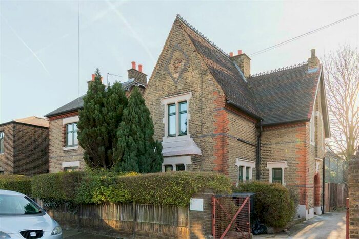 2 Bedroom Apartment To Rent In Vestry Road, Walthamstow, E17