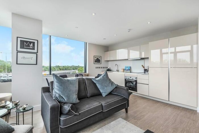 2 Bedroom Flat To Rent In Staines Road West, Sunbury On Thames TW16